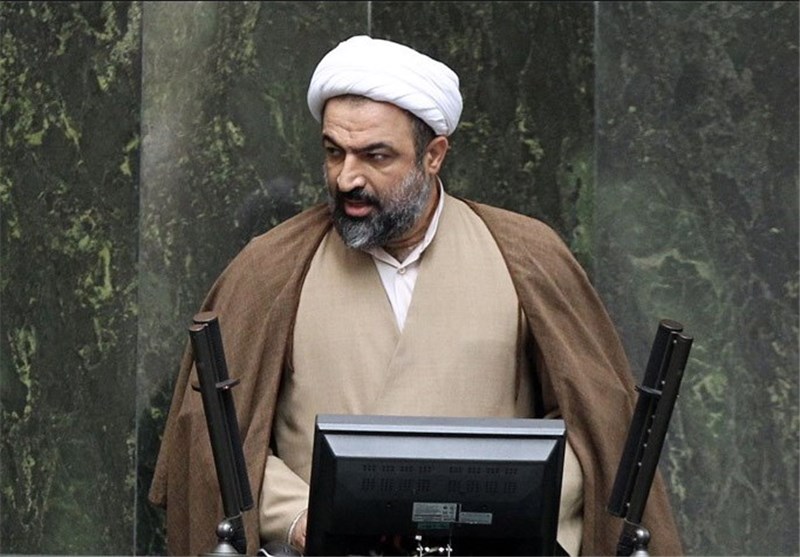 رسایی: یک خانم سگ بازی توییت زدند که لیاخوف فقط یک اسم در تاریخ ایران نیست/ اگر امروز با این‌ها برخورد قضایی نشود فردا فرزندان این‌ها دم درمی‌آورند!